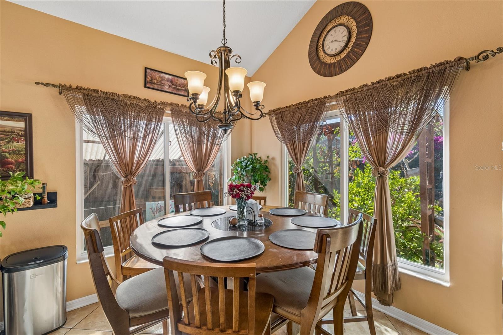 Image 7 of 56 For 9407 Chart House Court