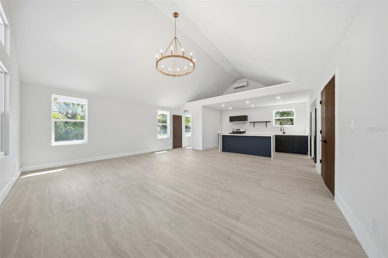 Image 22 of 72 For 1109 Charles Street