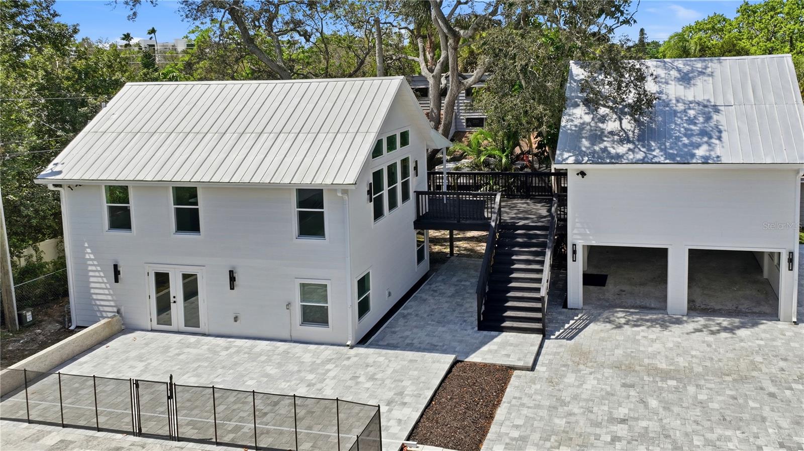 Image 3 of 72 For 1109 Charles Street