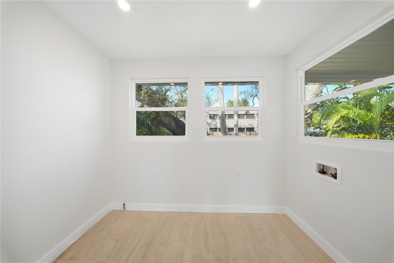 Image 30 of 72 For 1109 Charles Street