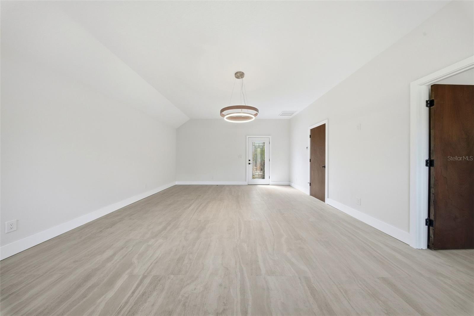 Image 36 of 72 For 1109 Charles Street