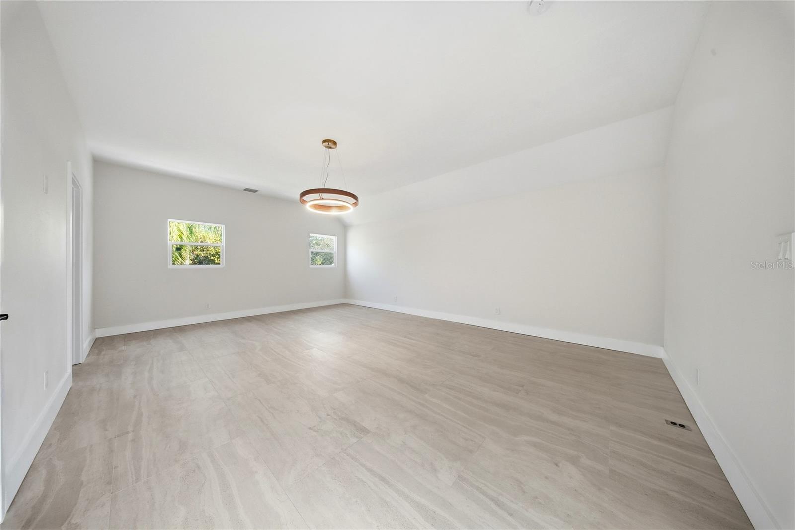 Image 37 of 72 For 1109 Charles Street