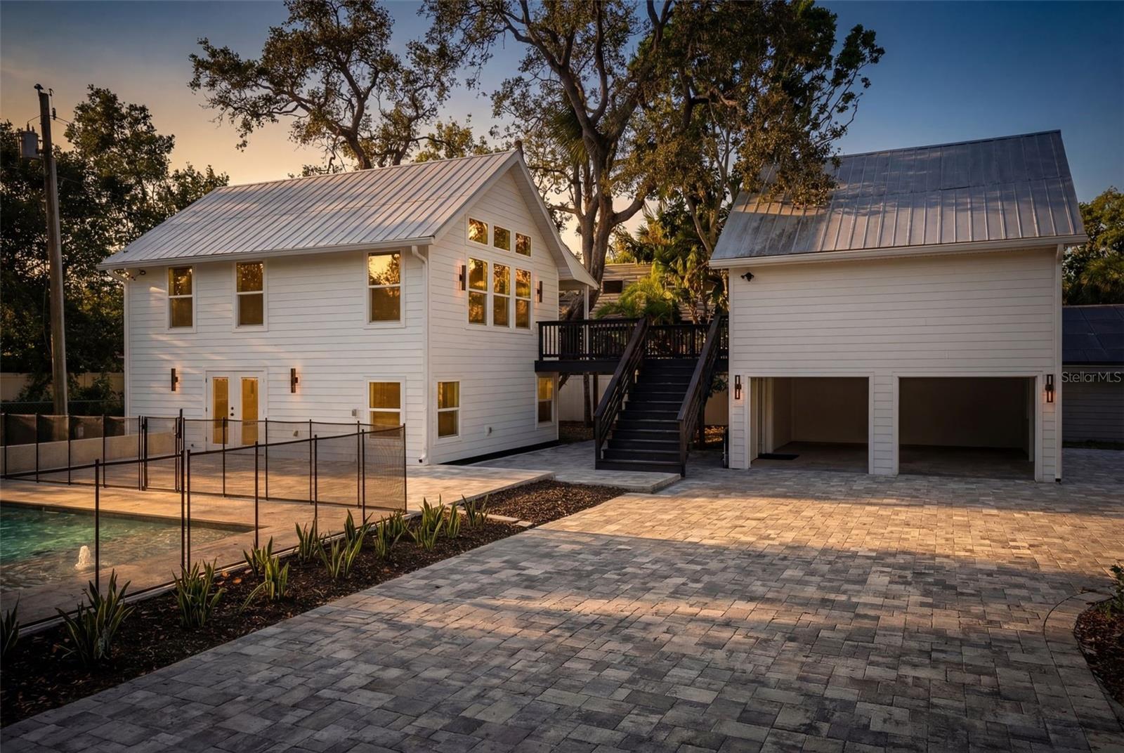 Image 4 of 72 For 1109 Charles Street