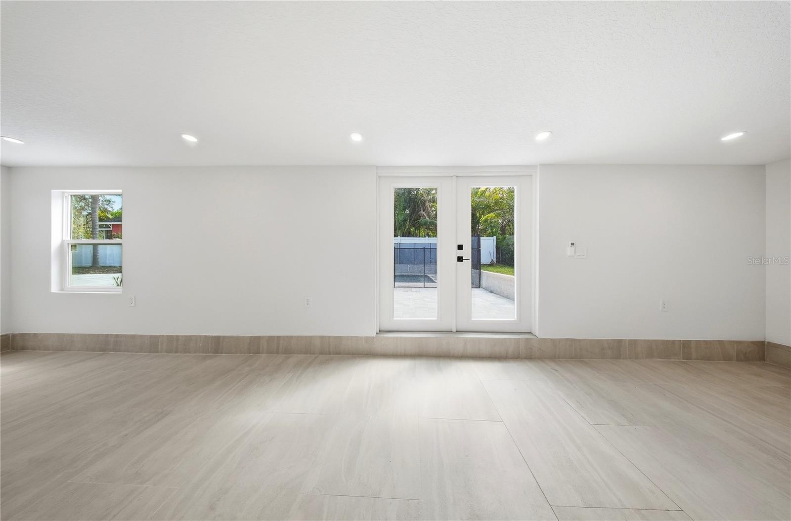 Image 43 of 72 For 1109 Charles Street