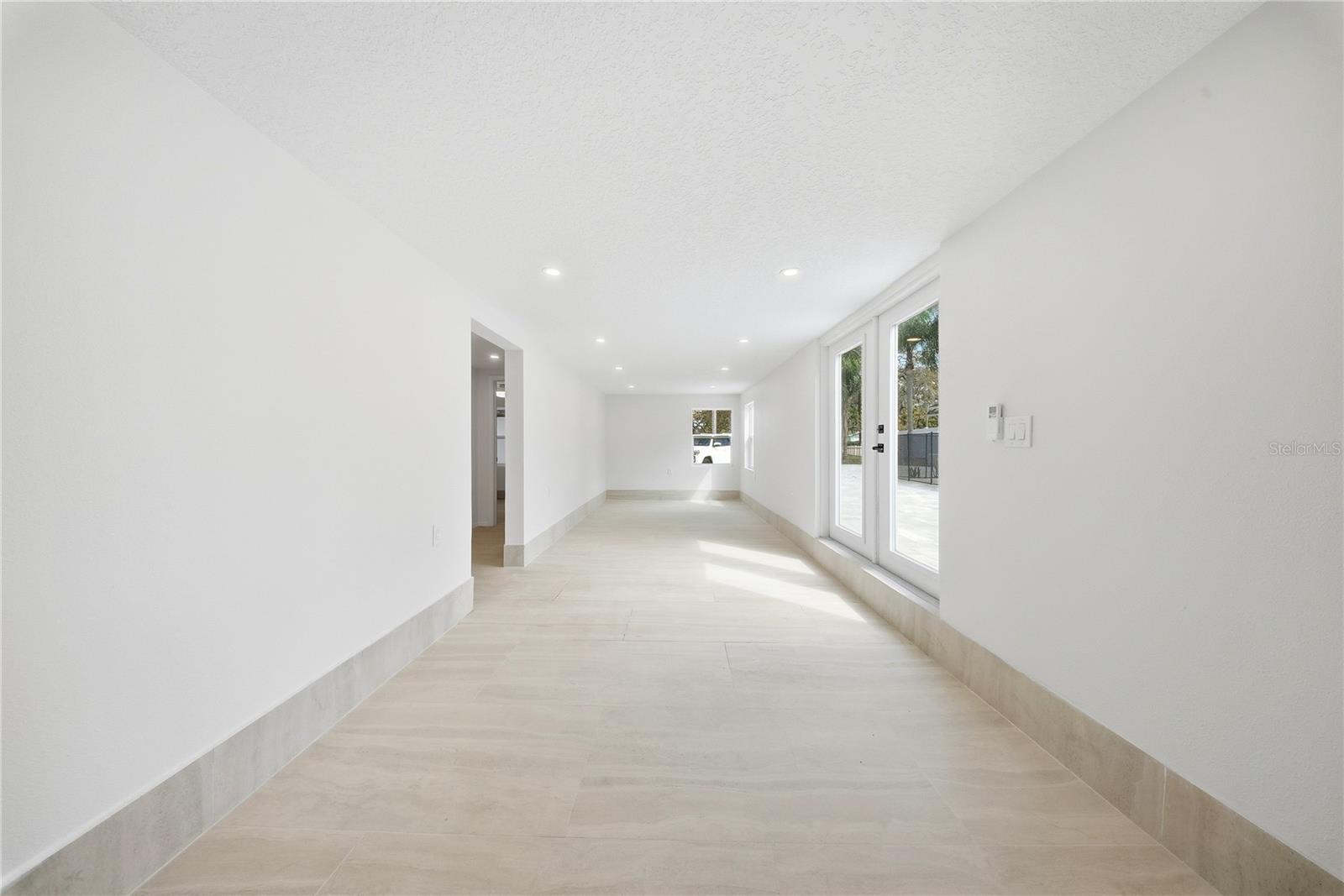 Image 44 of 72 For 1109 Charles Street