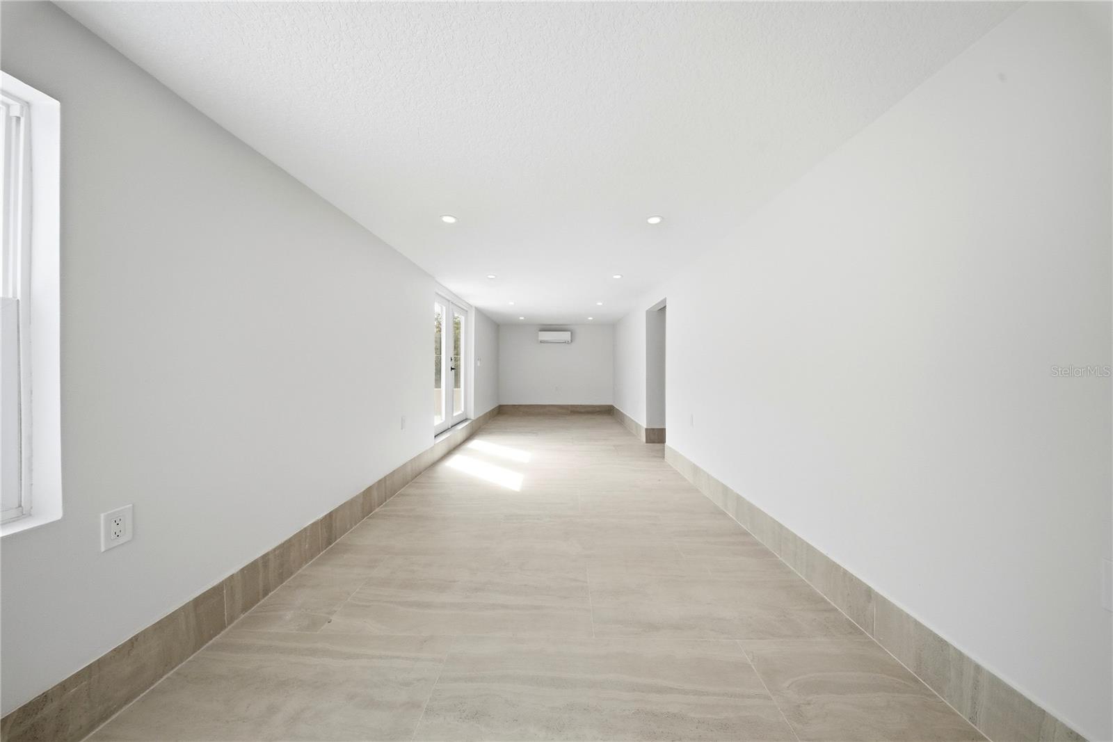 Image 45 of 72 For 1109 Charles Street