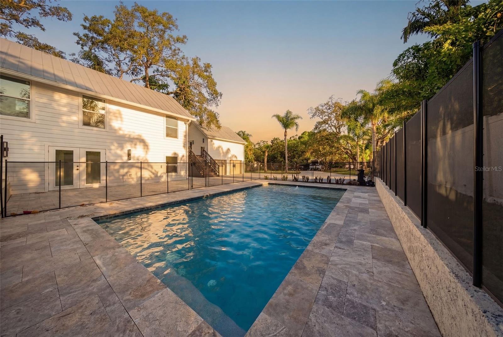 Image 5 of 72 For 1109 Charles Street