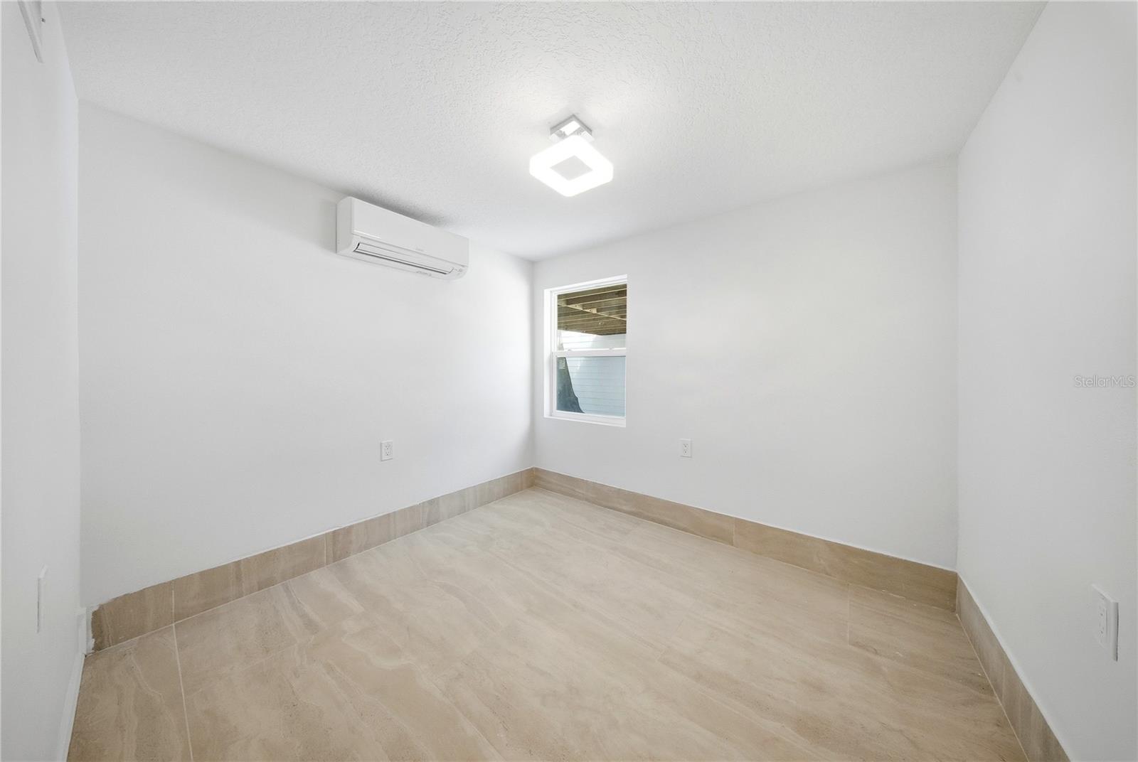 Image 54 of 72 For 1109 Charles Street