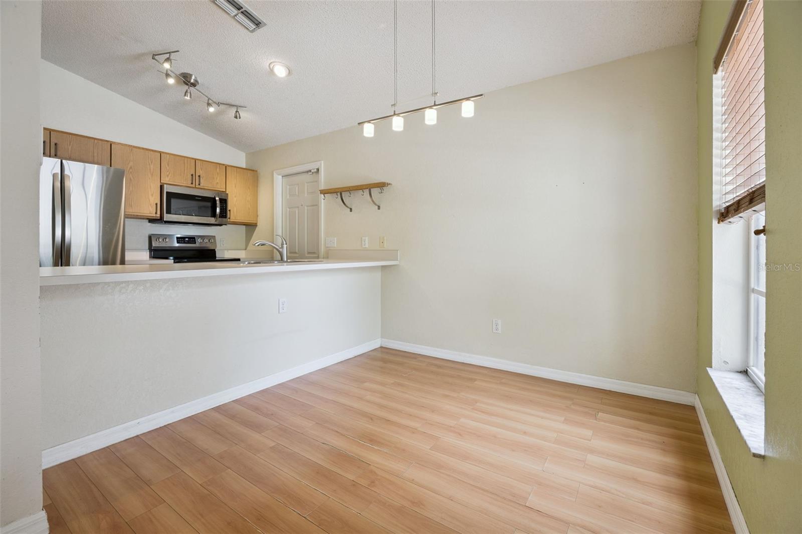 Image 6 of 20 For 124 Diamond Ridge Boulevard