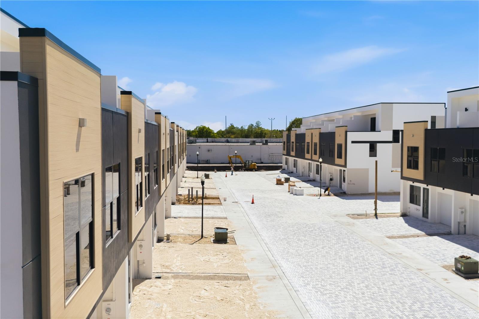 Listing photo id 11 for 8460 Modano Place