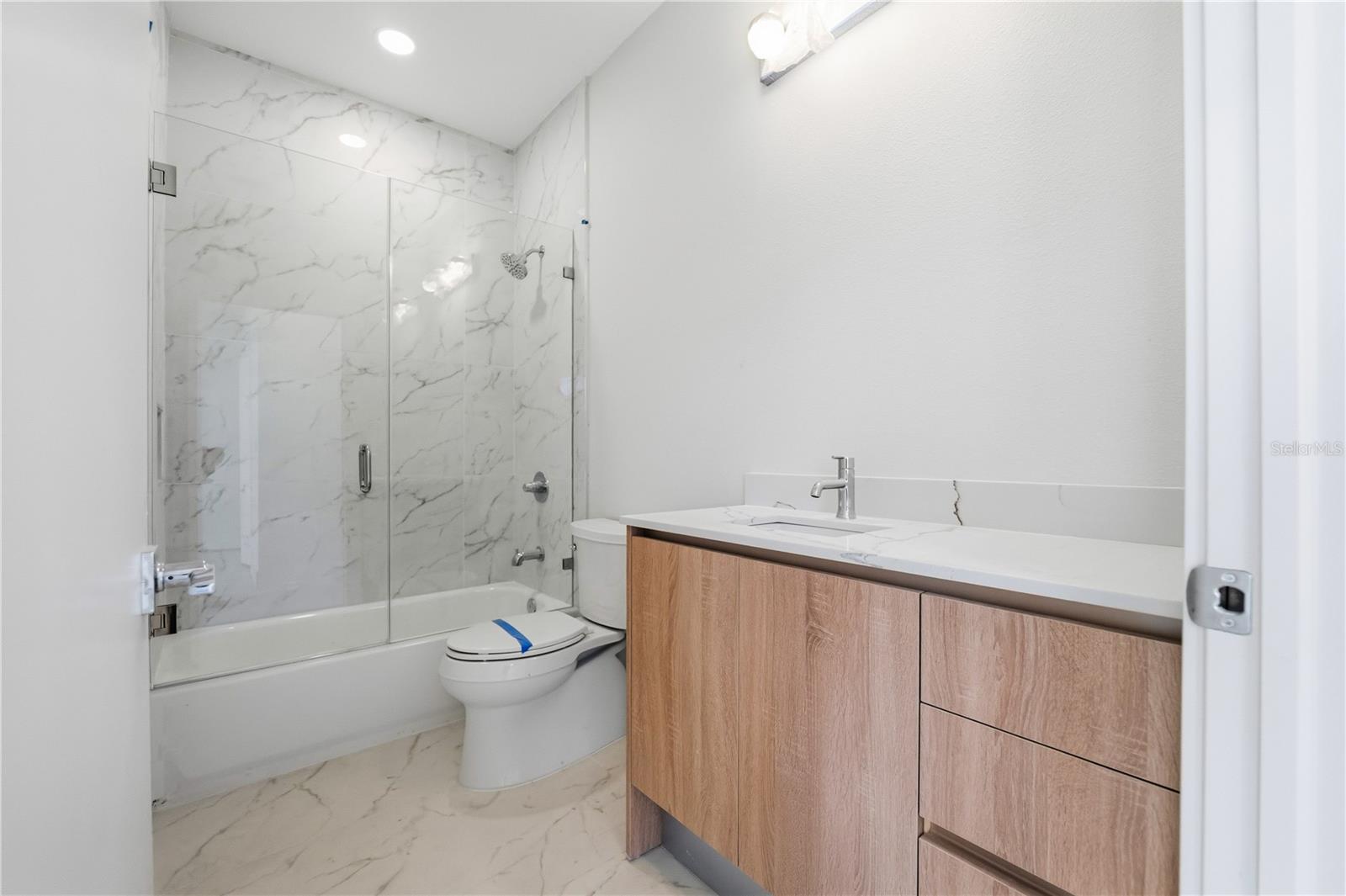 Listing photo id 2 for 8460 Modano Place