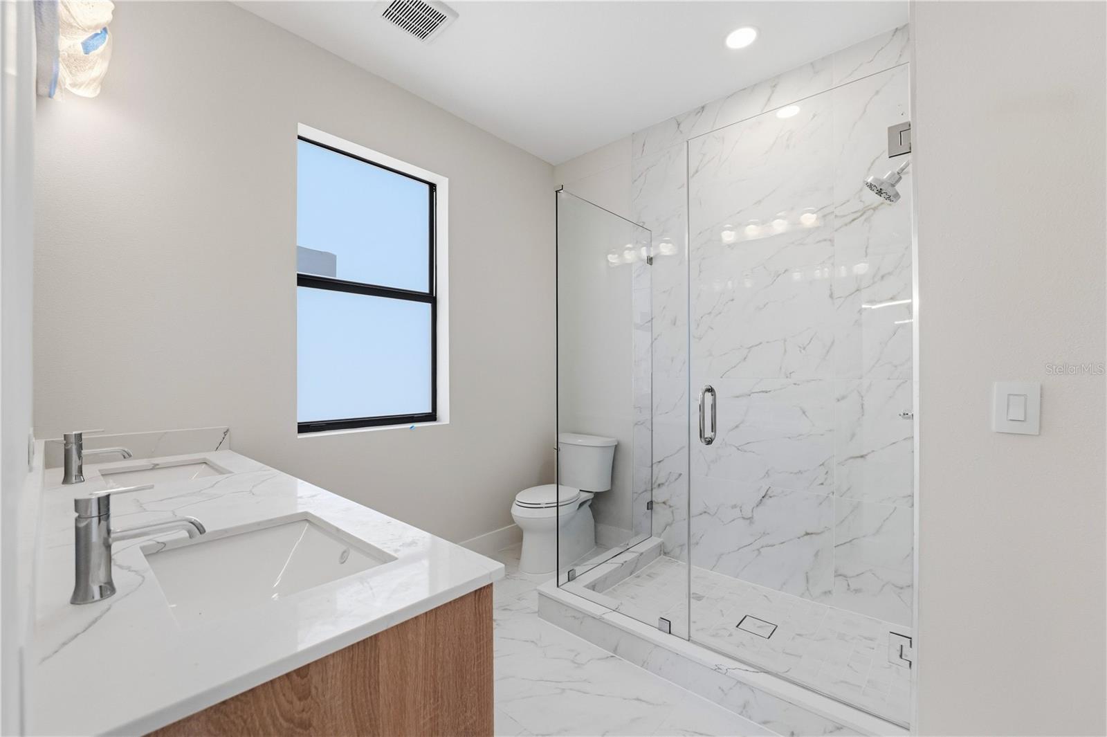 Listing photo id 4 for 8460 Modano Place