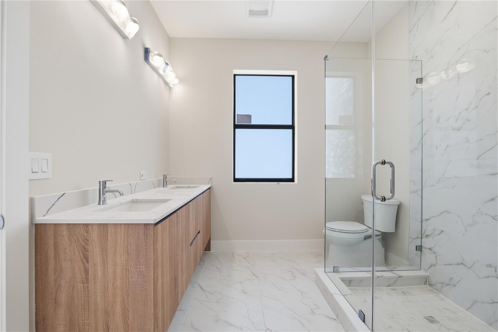 Listing photo id 5 for 8460 Modano Place