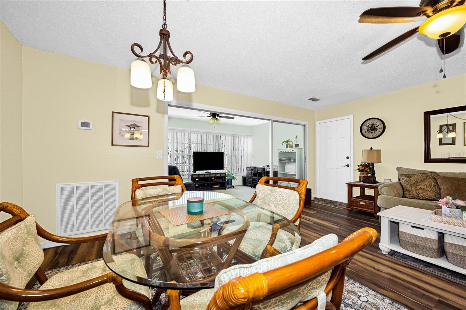 Image 11 of 44 For 219 Elmwood Circle 219