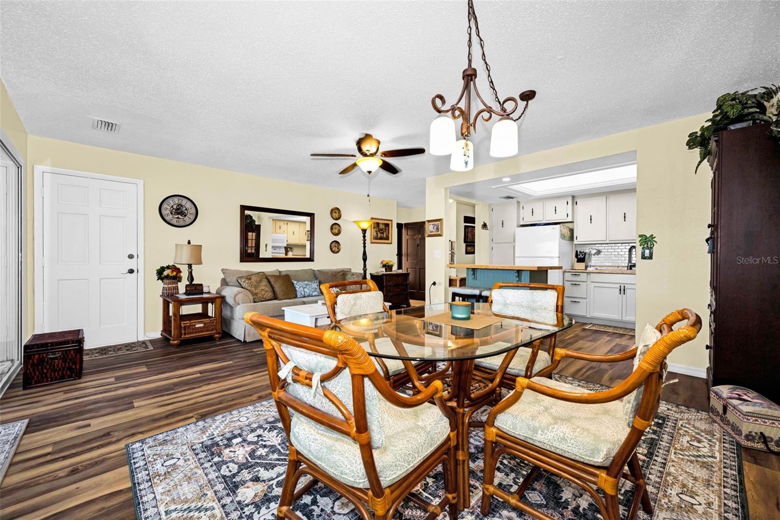 Image 12 of 44 For 219 Elmwood Circle 219