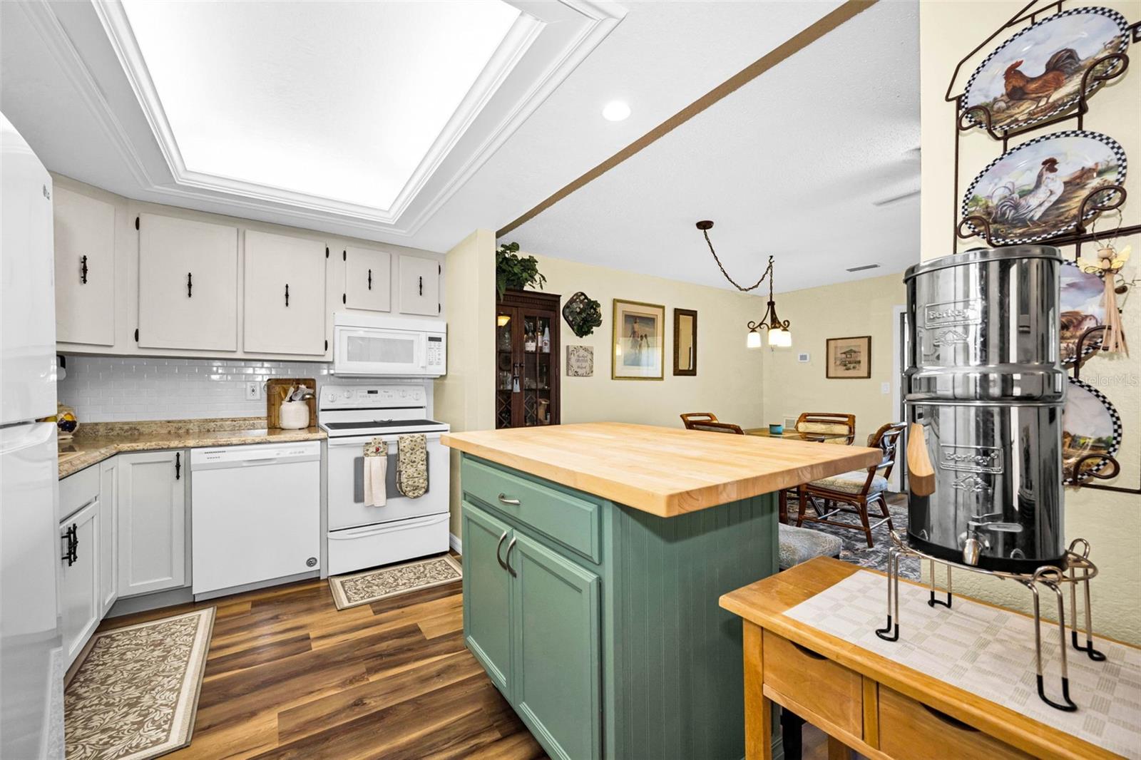 Image 13 of 44 For 219 Elmwood Circle 219