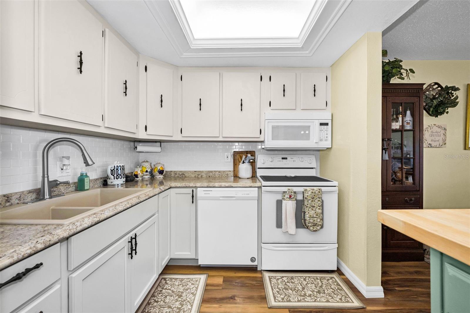 Image 14 of 44 For 219 Elmwood Circle 219