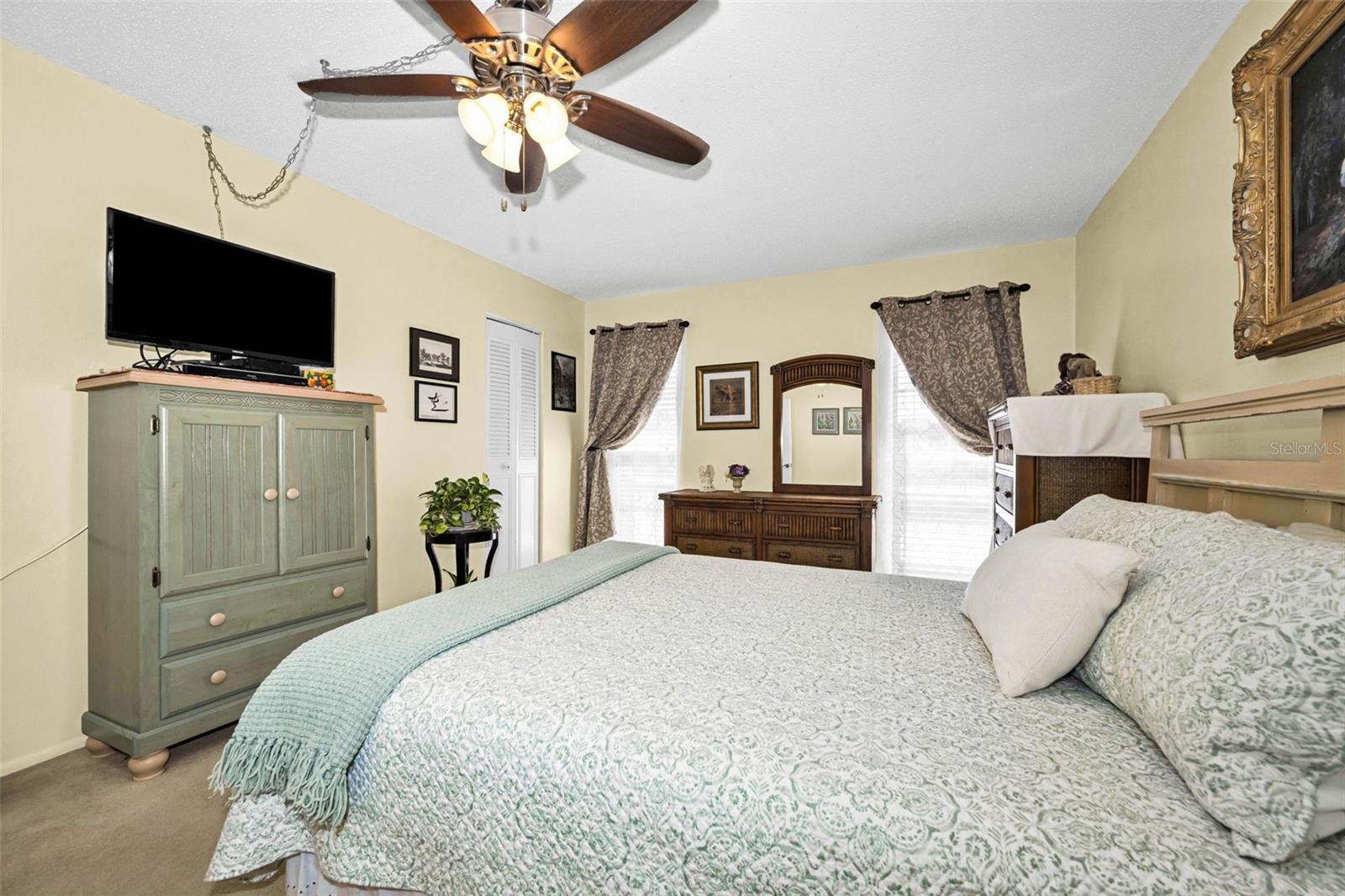 Image 19 of 44 For 219 Elmwood Circle 219