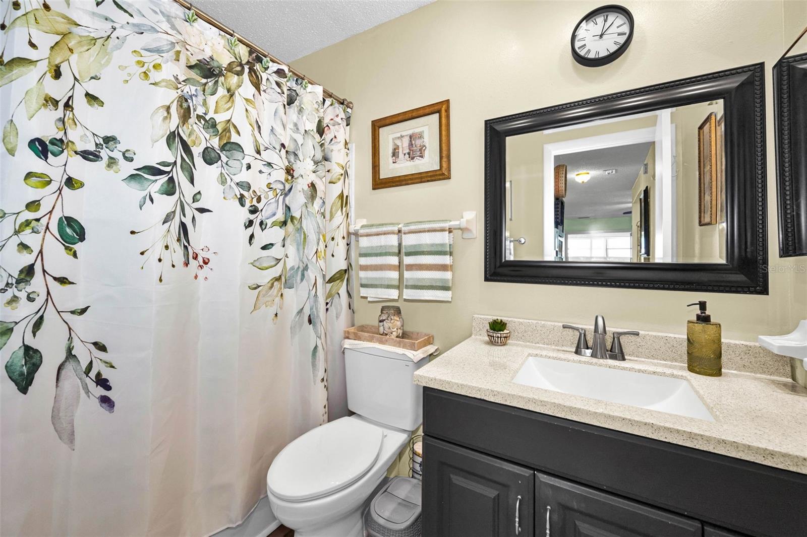 Image 22 of 44 For 219 Elmwood Circle 219