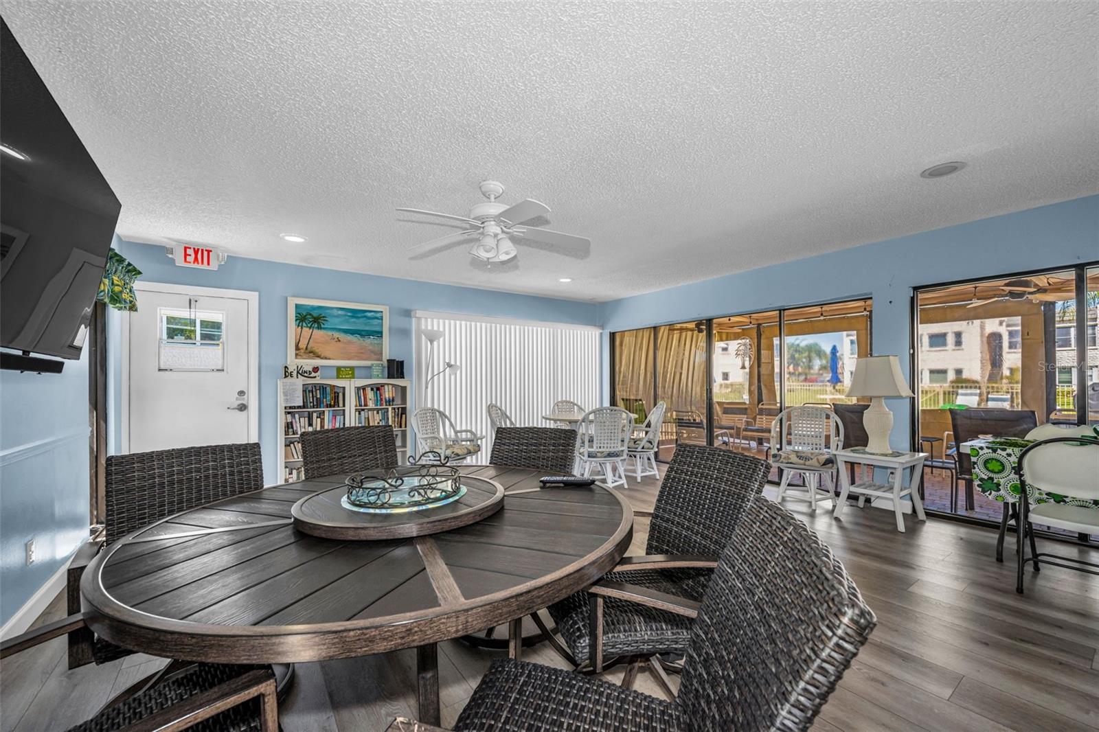 Image 32 of 44 For 219 Elmwood Circle 219