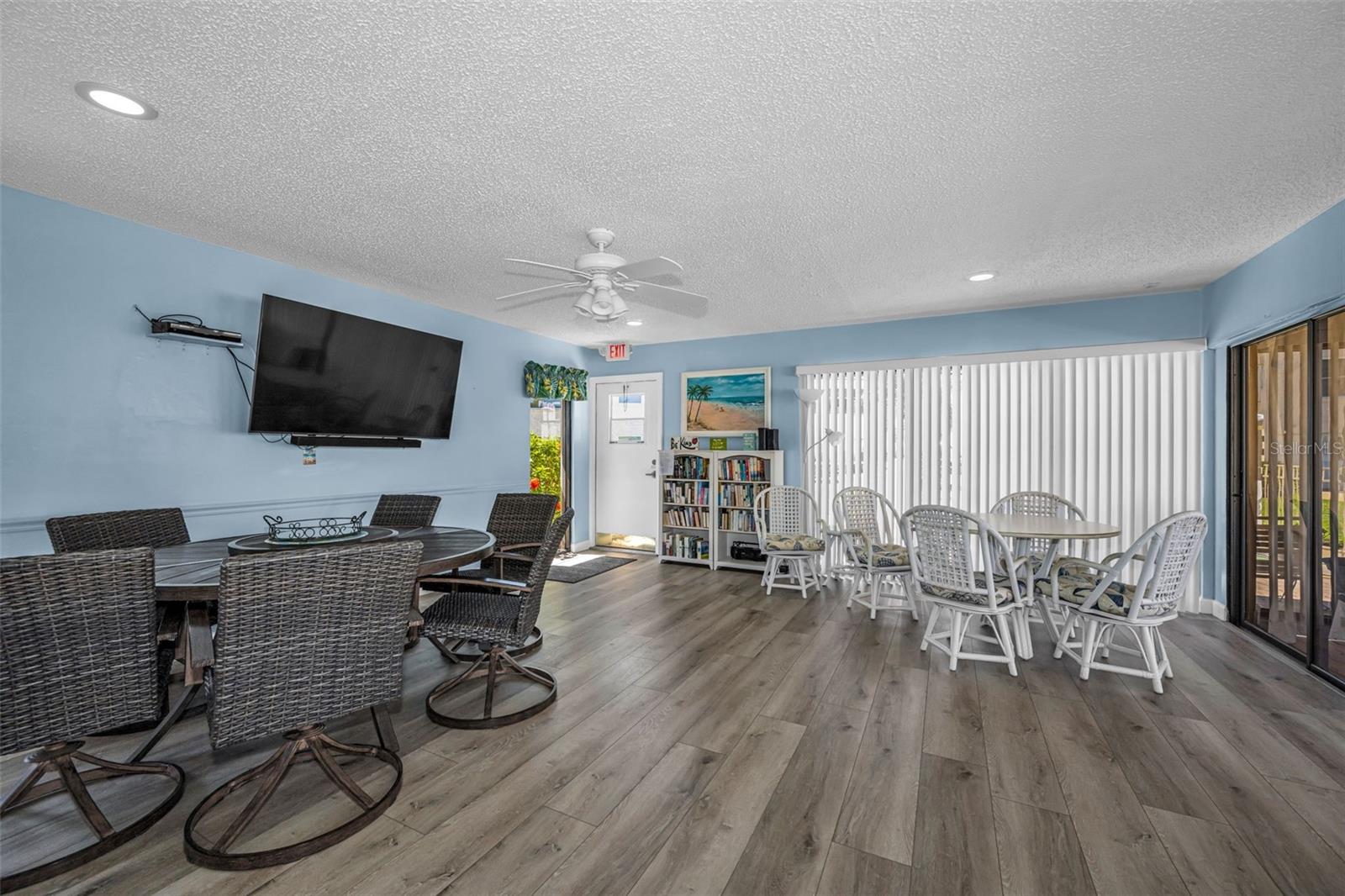 Image 34 of 44 For 219 Elmwood Circle 219