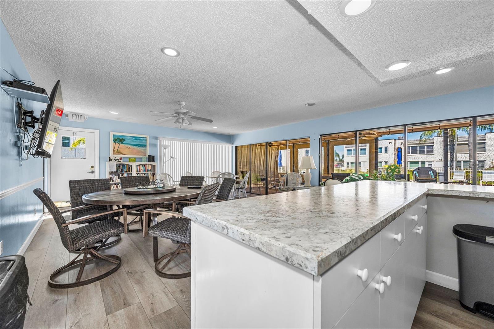 Image 36 of 44 For 219 Elmwood Circle 219