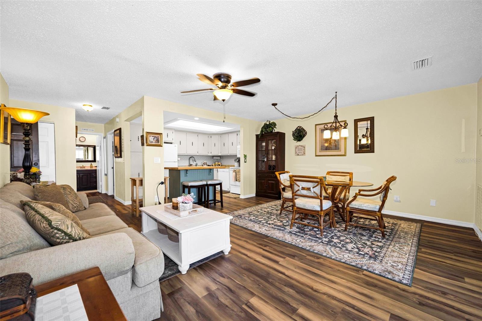 Image 9 of 44 For 219 Elmwood Circle 219