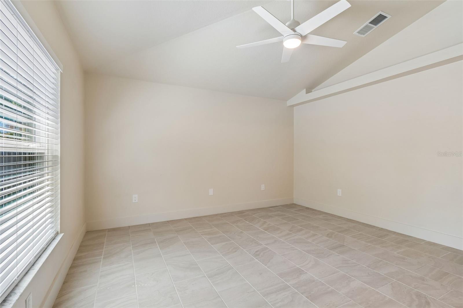 Image 20 of 74 For 712 15th Avenue S