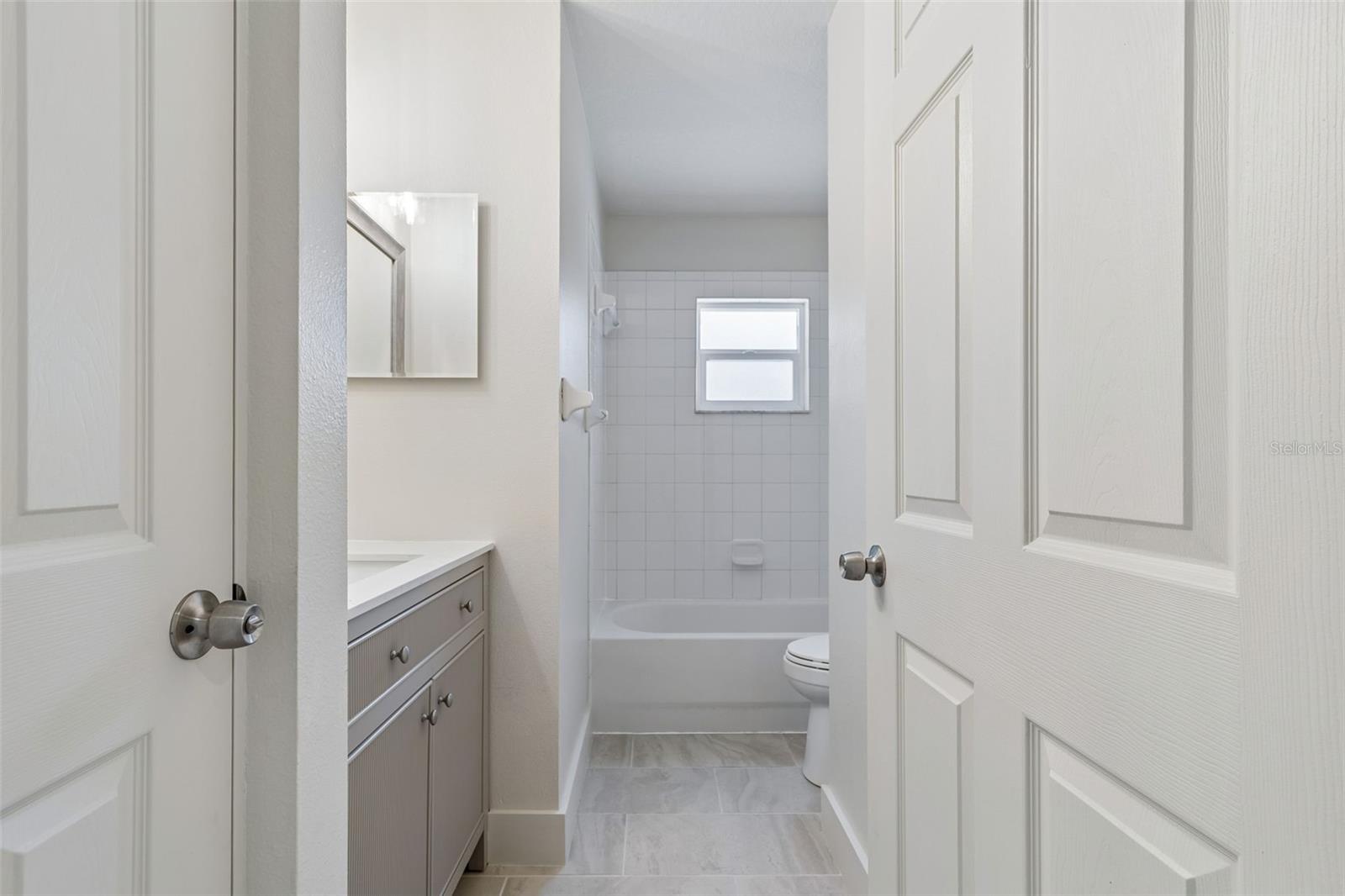 Image 32 of 74 For 712 15th Avenue S