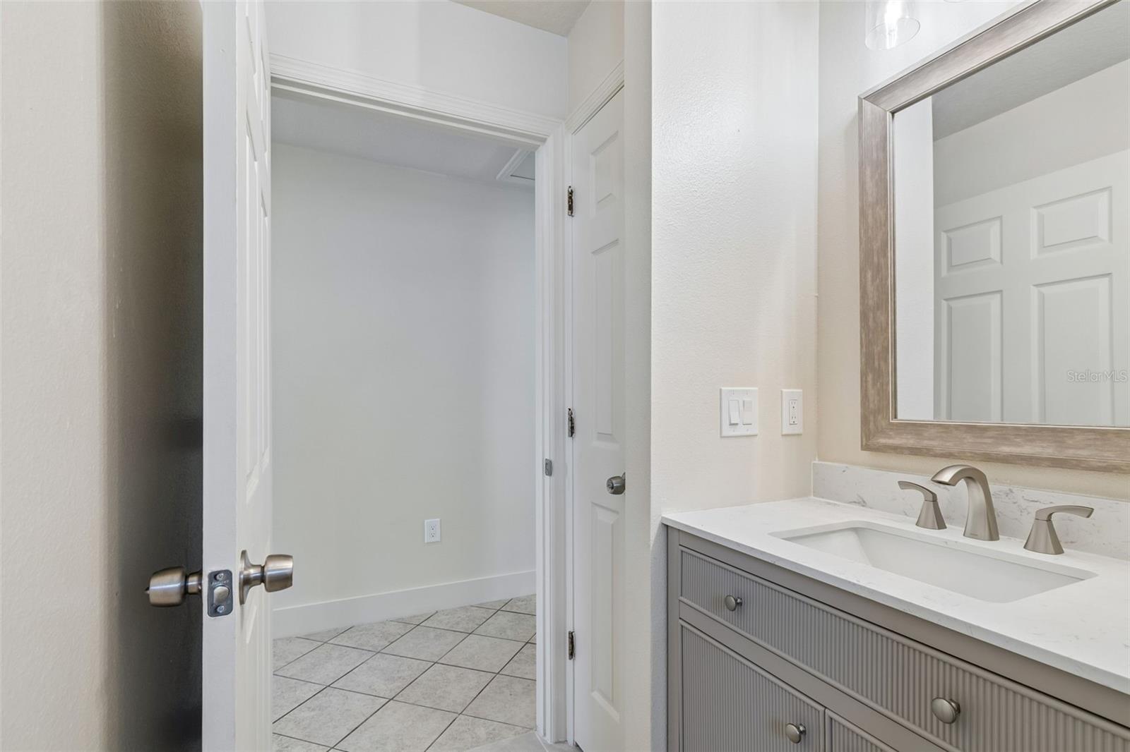 Image 35 of 74 For 712 15th Avenue S