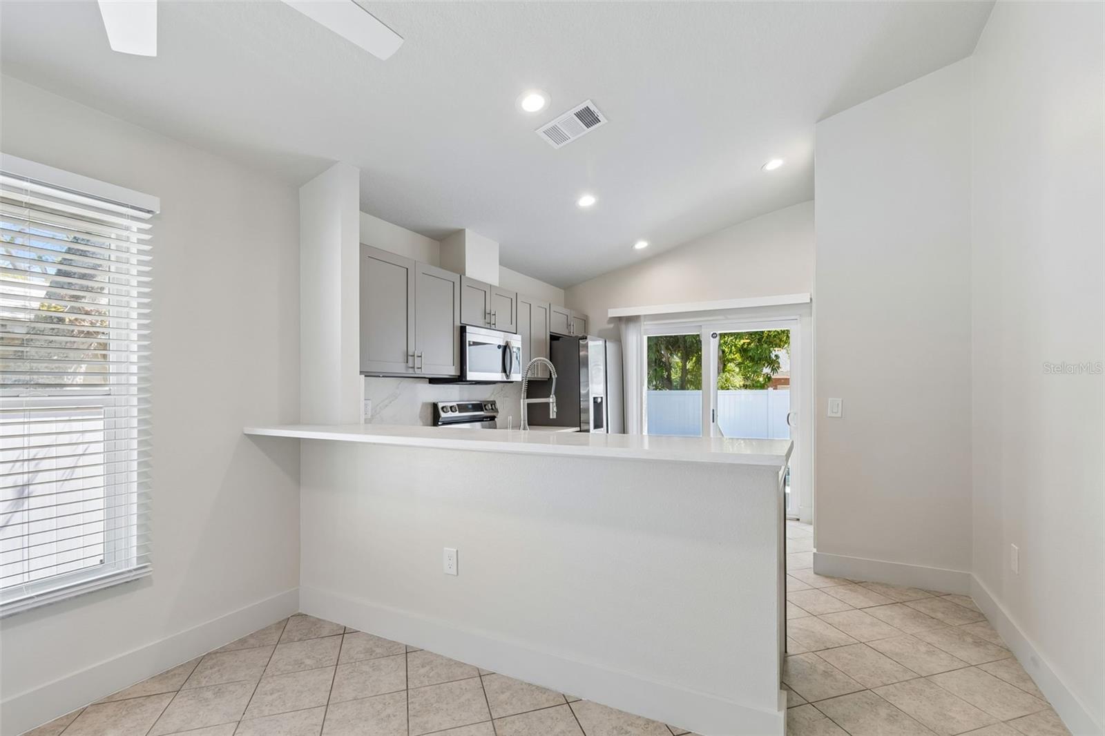 Image 41 of 74 For 712 15th Avenue S