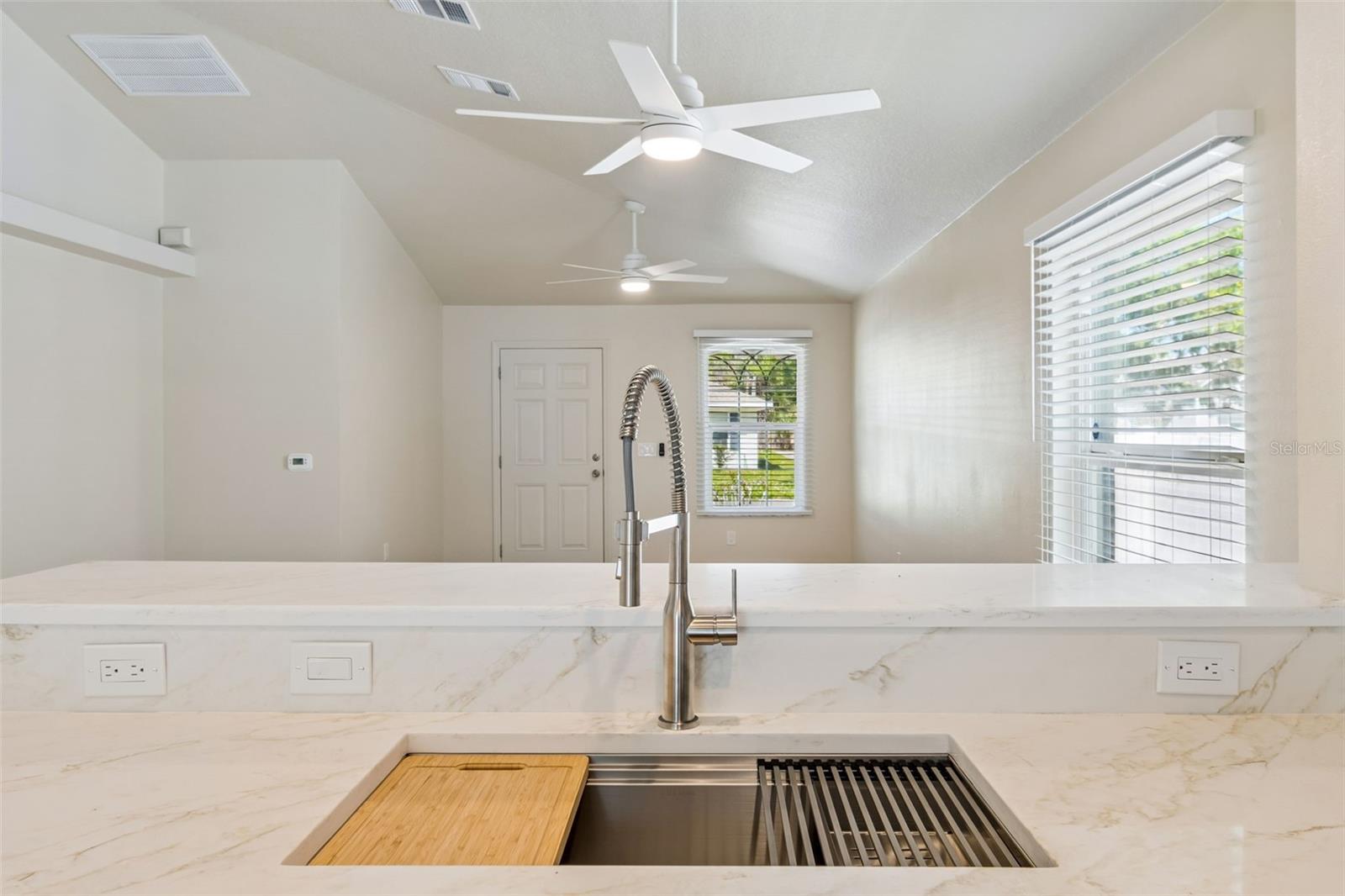 Image 46 of 74 For 712 15th Avenue S