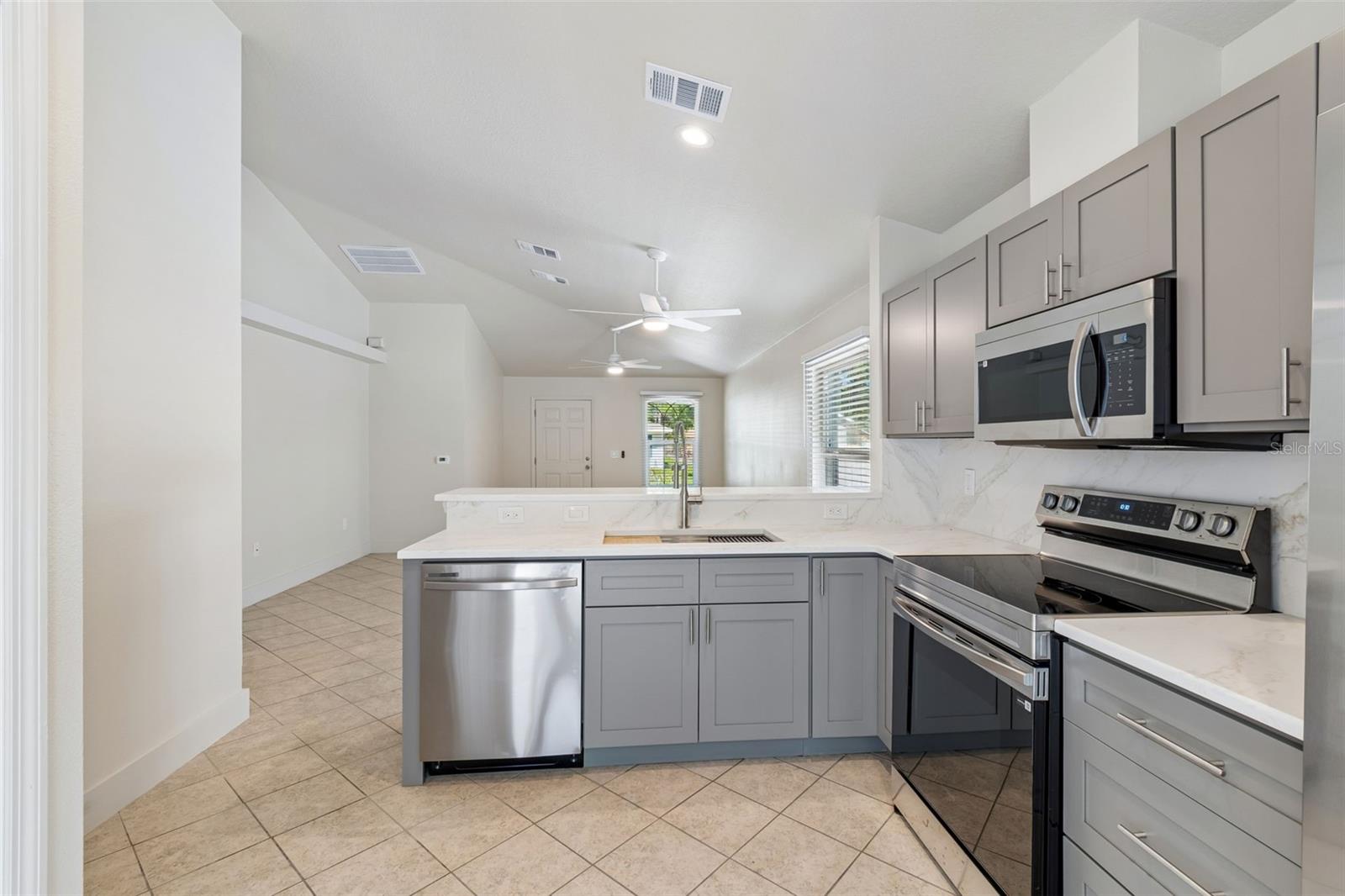 Image 48 of 74 For 712 15th Avenue S