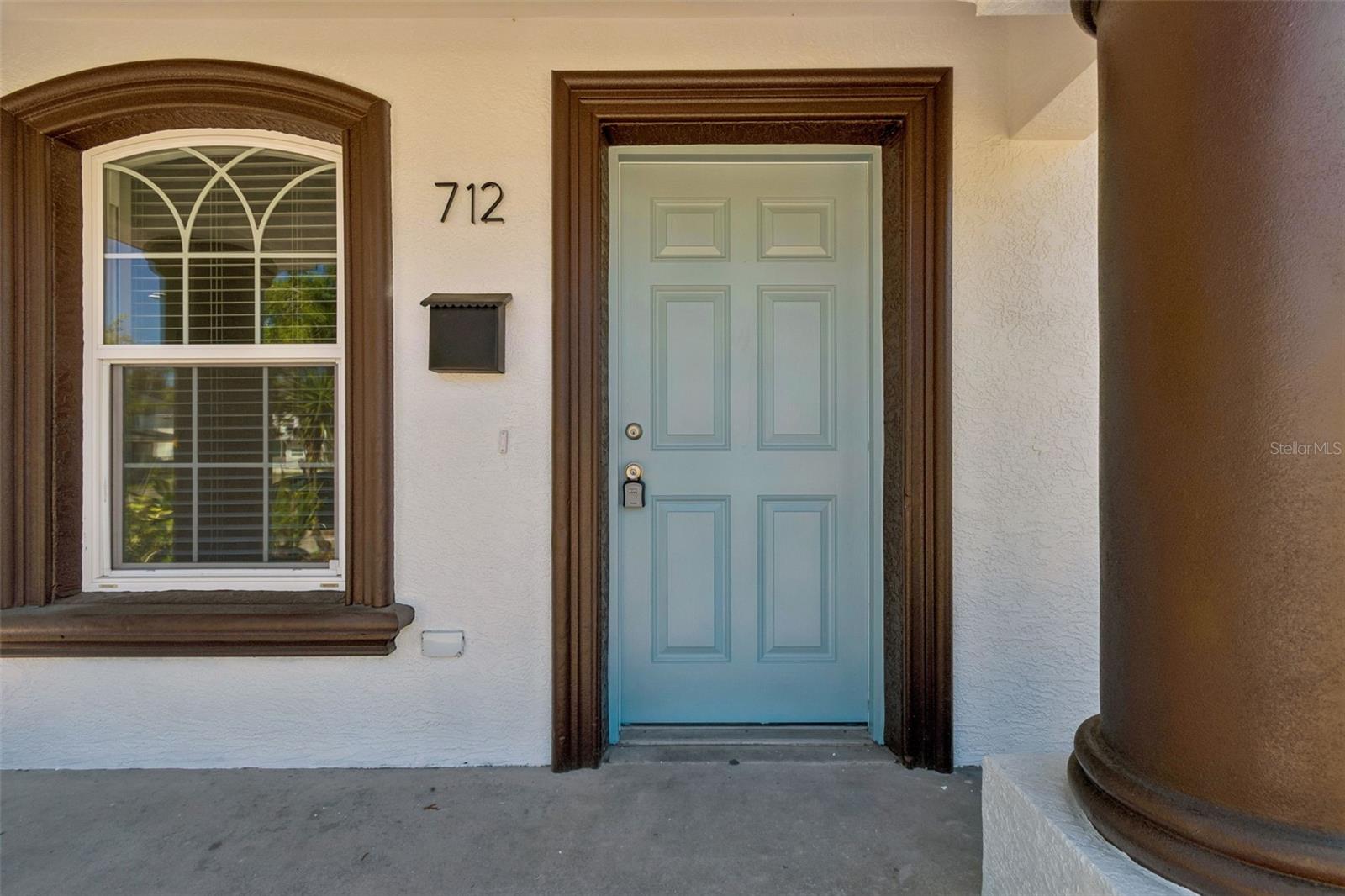 Image 8 of 74 For 712 15th Avenue S