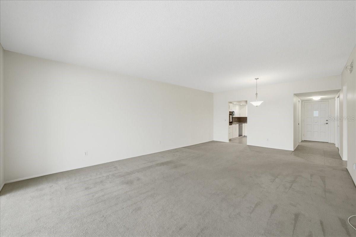 Listing photo id 9 for 2285 Israeli Drive 45