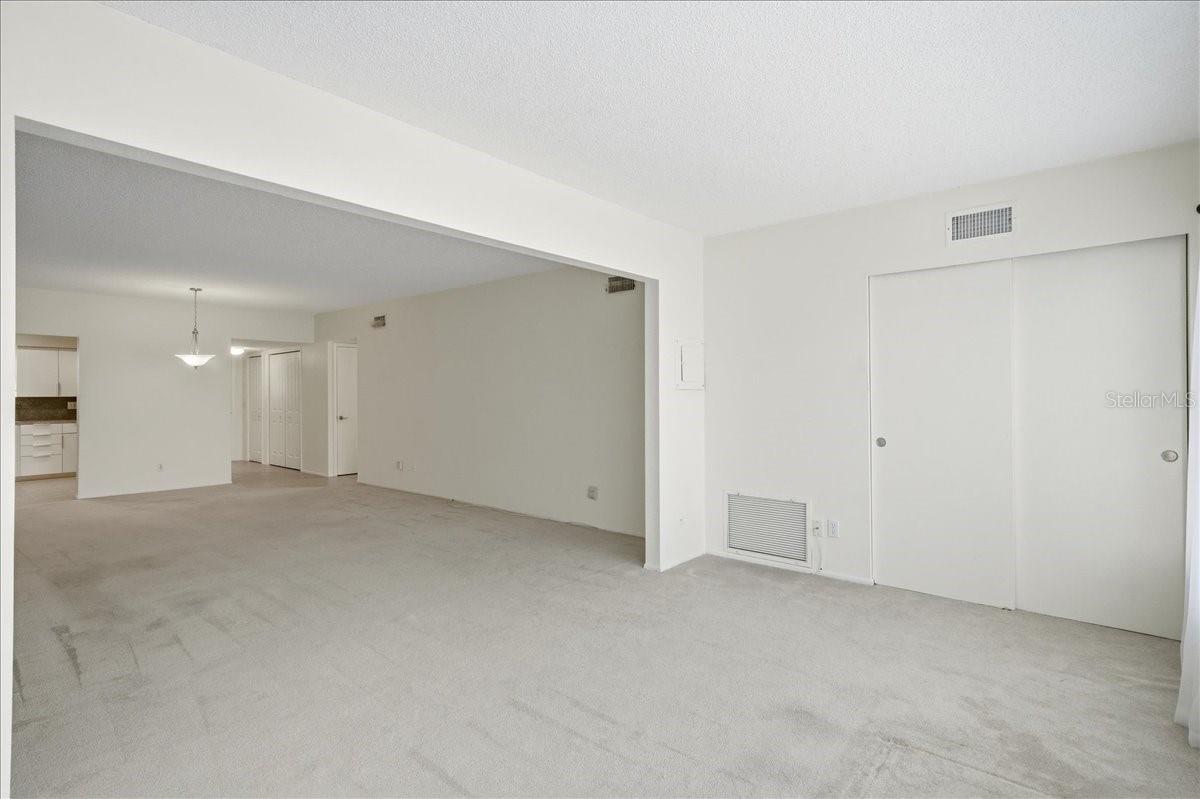 Listing photo id 15 for 2285 Israeli Drive 45