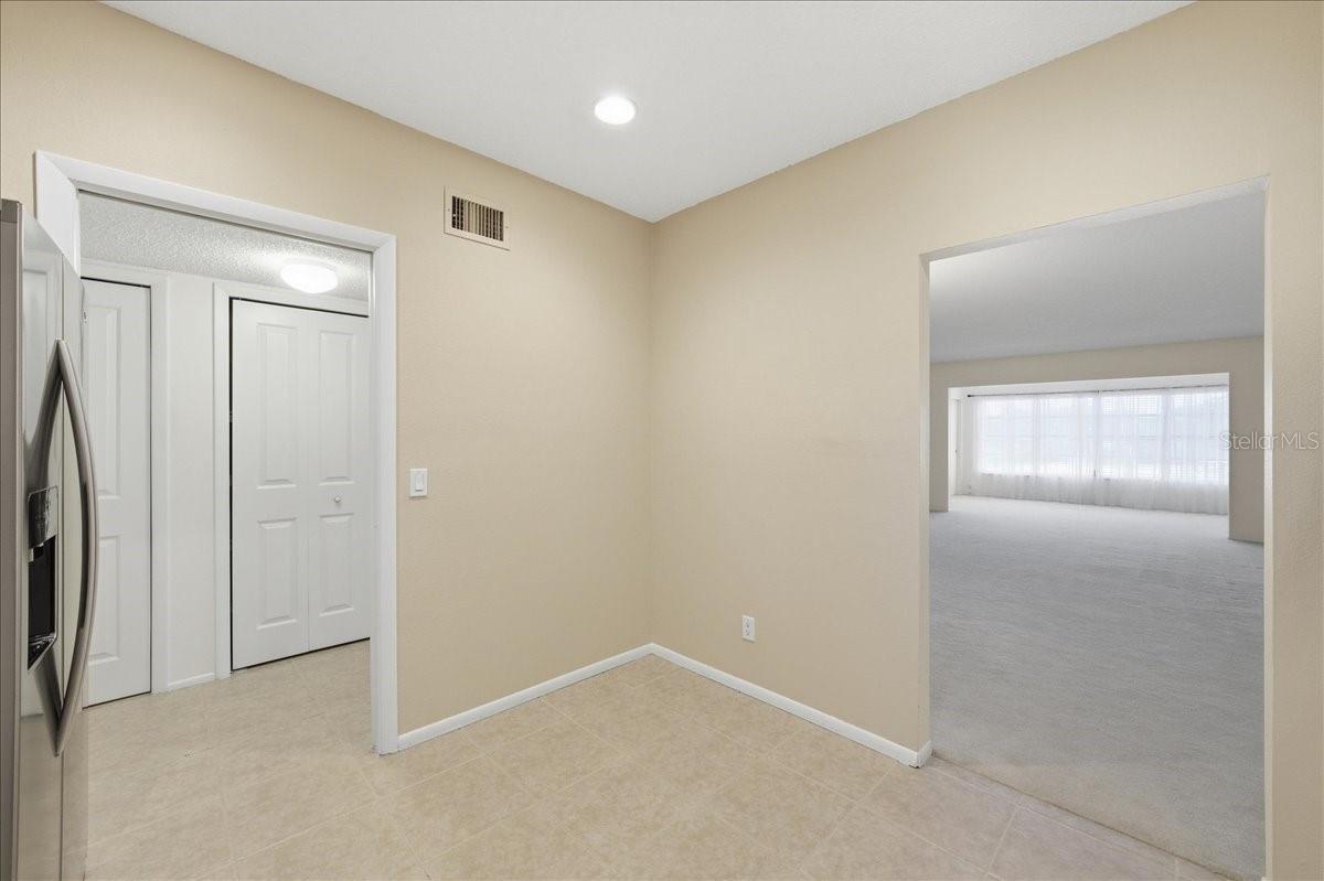 Listing photo id 6 for 2285 Israeli Drive 45