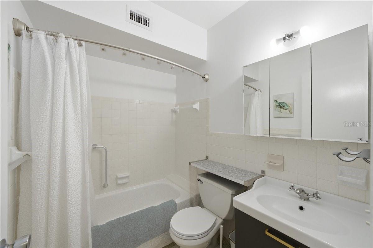 Image 16 of 49 For 2400 Franciscan Drive 38