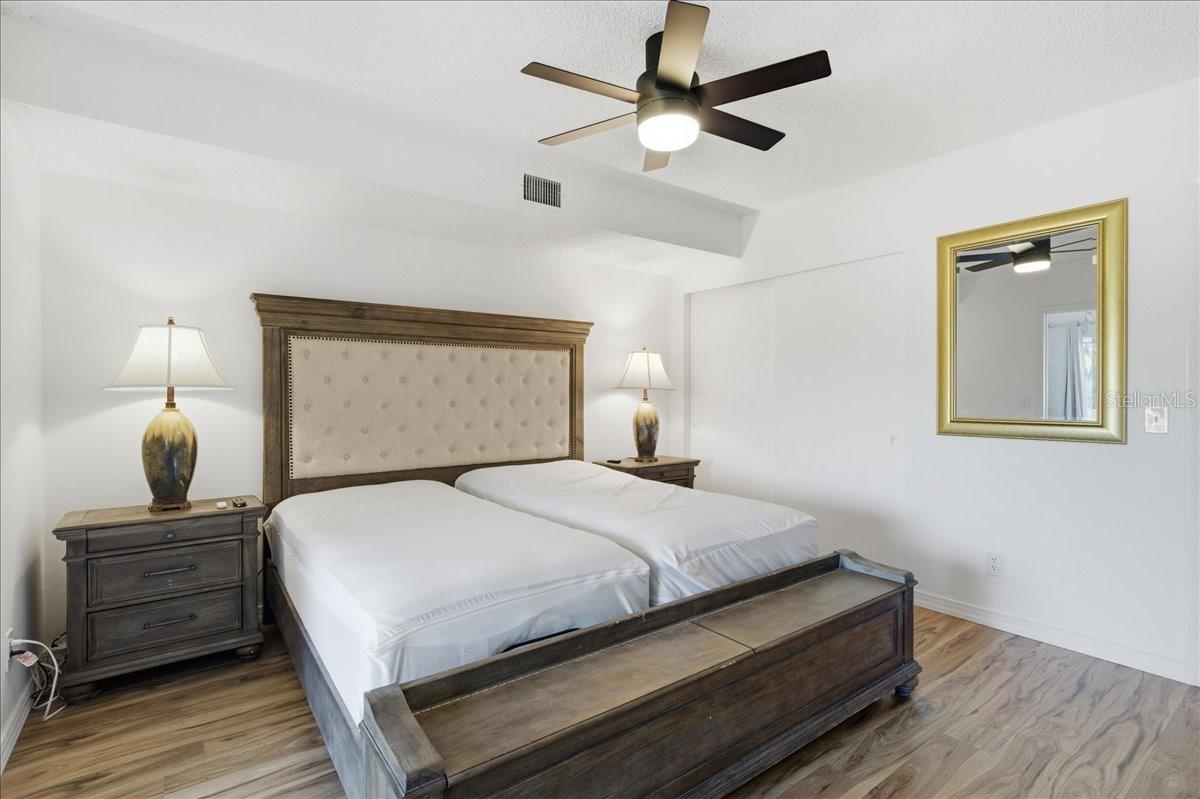 Image 22 of 49 For 2400 Franciscan Drive 38