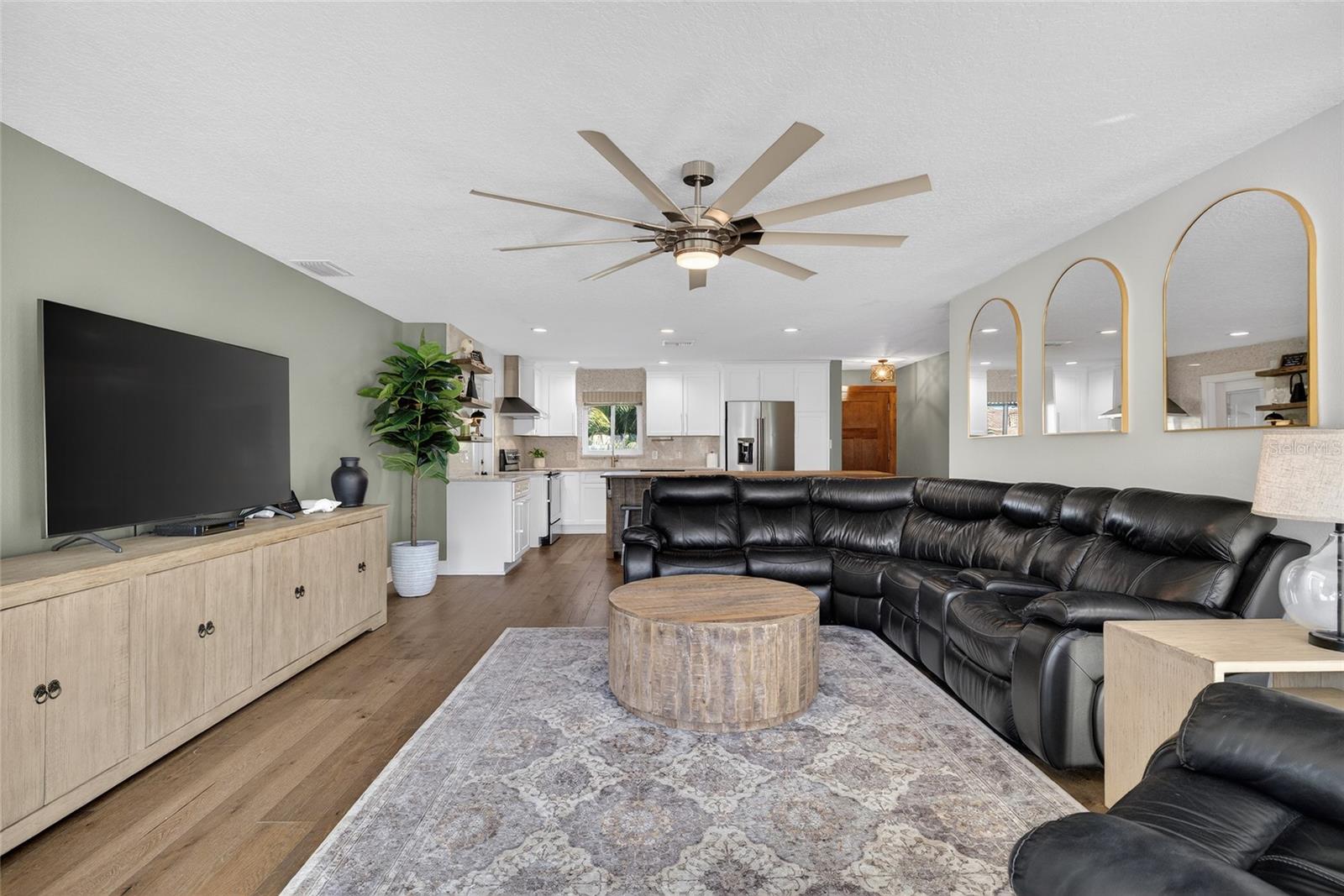 Image 15 of 53 For 2171 Lagoon Drive