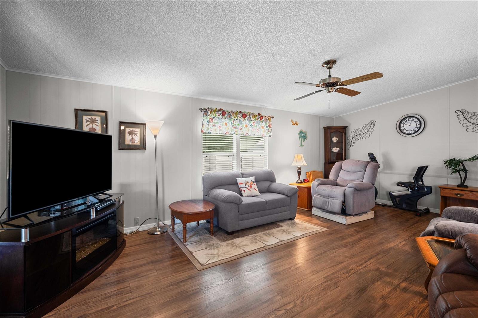 Image 12 of 60 For 36853 Jodi Avenue