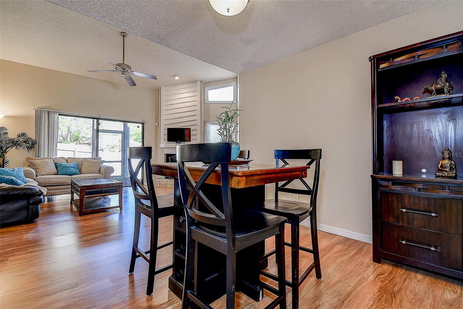 Image 13 of 47 For 215 Lighthouse Court 40215