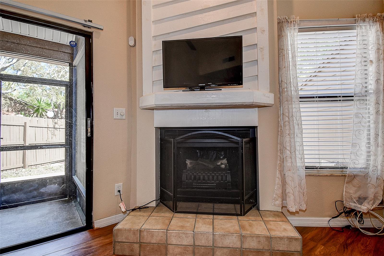 Image 17 of 47 For 215 Lighthouse Court 40215