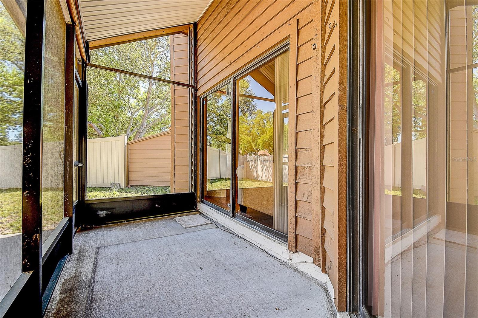 Image 19 of 47 For 215 Lighthouse Court 40215