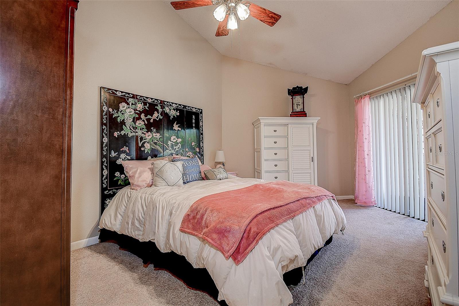 Image 20 of 47 For 215 Lighthouse Court 40215