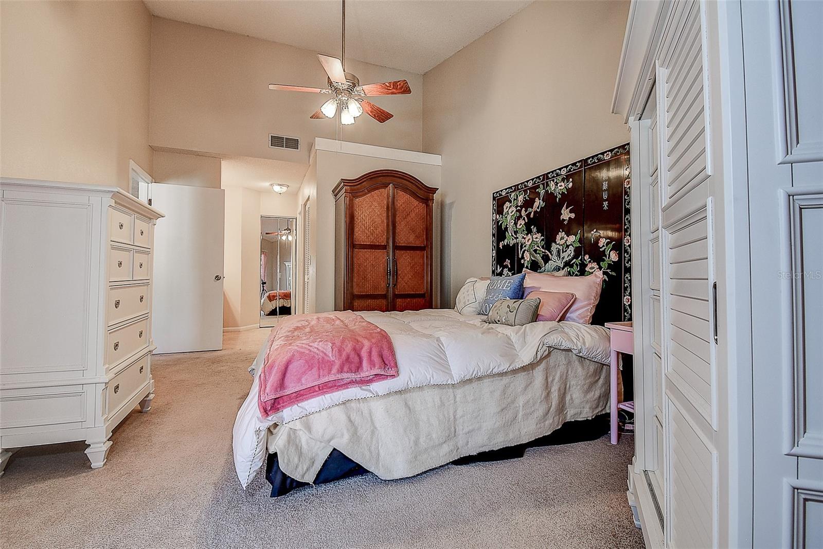 Image 21 of 47 For 215 Lighthouse Court 40215