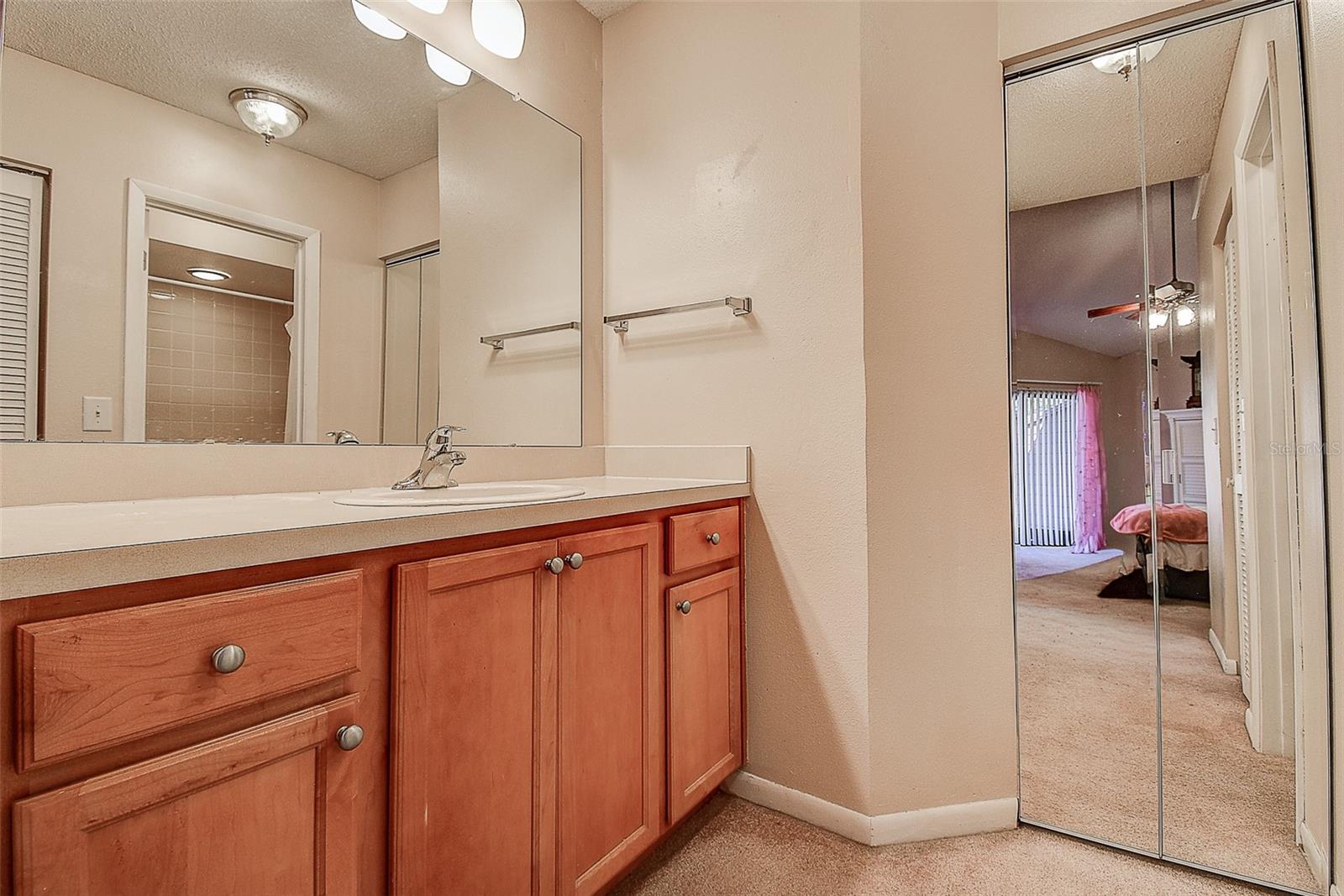 Image 23 of 47 For 215 Lighthouse Court 40215