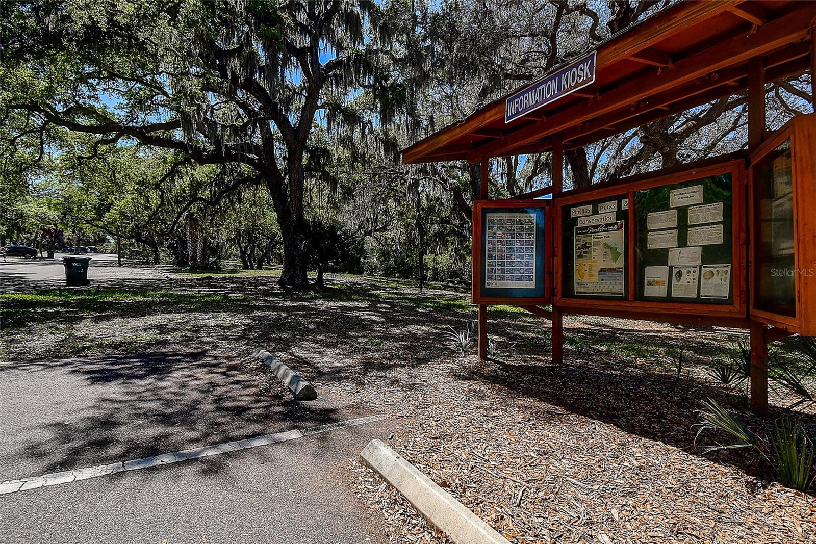 Image 34 of 47 For 215 Lighthouse Court 40215