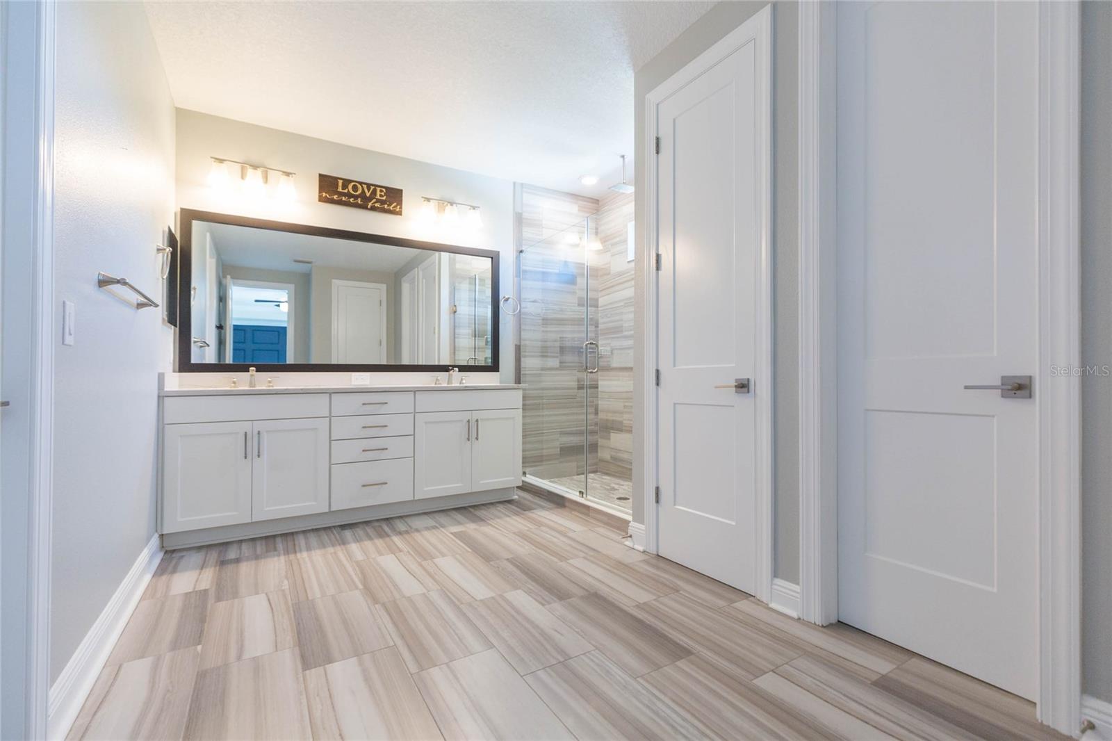 Image 40 of 74 For 3621 De Leon Street