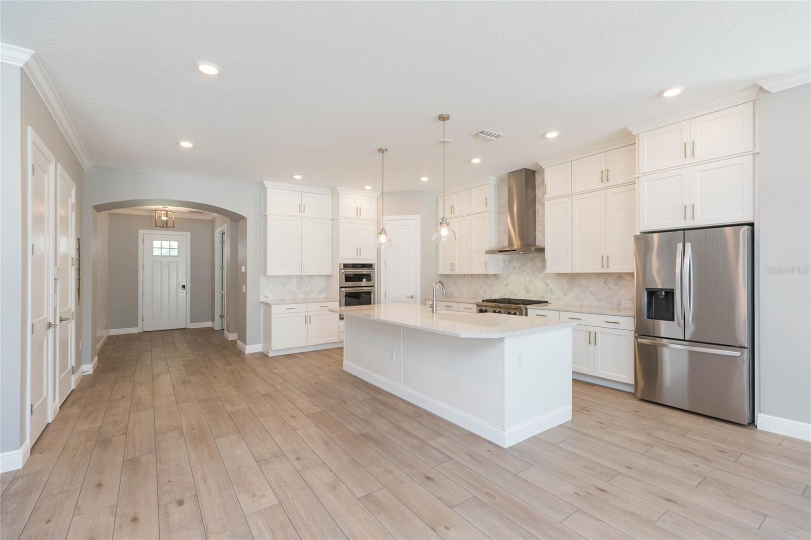 Image 7 of 74 For 3621 De Leon Street